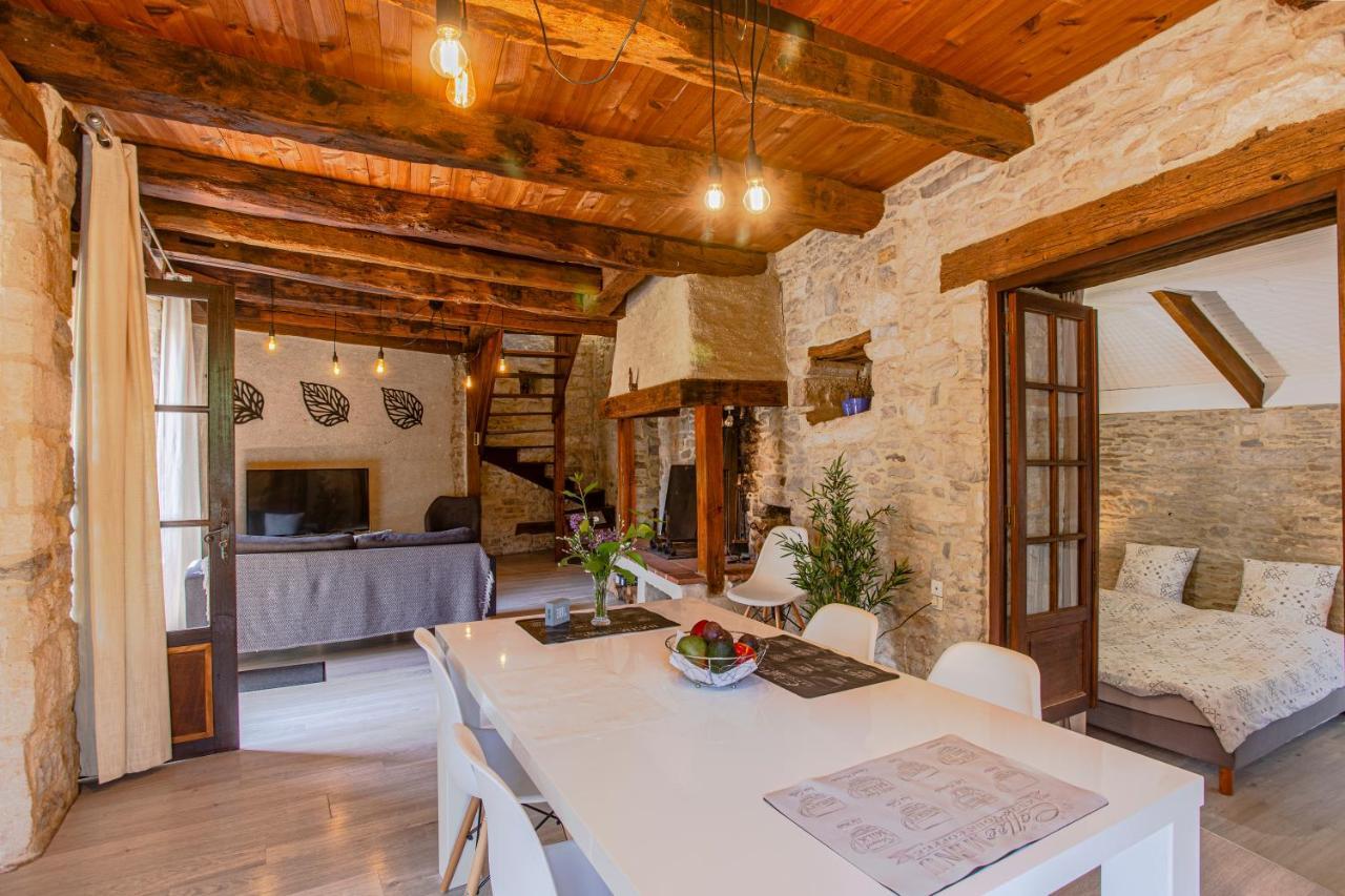 Maison En Pierres Au Coeur Du Village Medieval De Villeneuve 외부 사진
