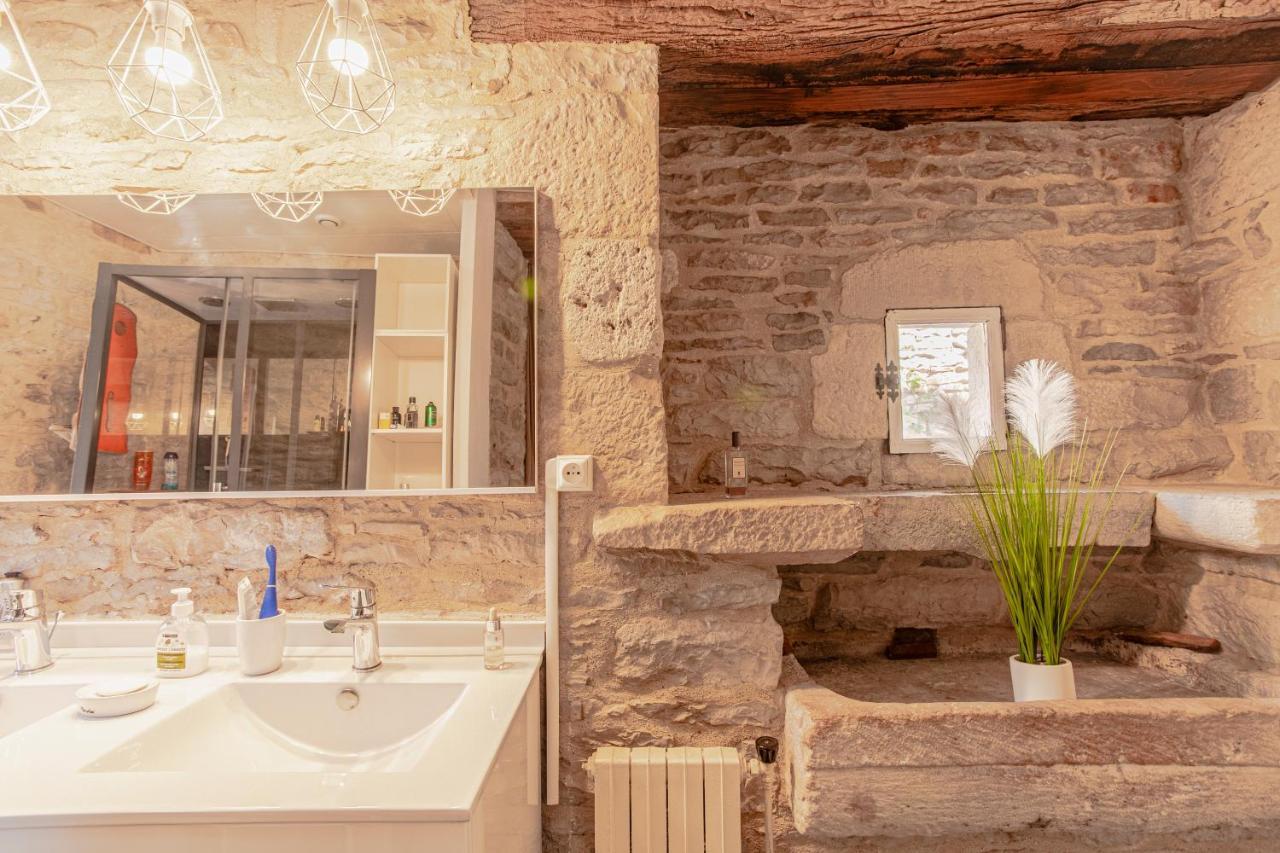 Maison En Pierres Au Coeur Du Village Medieval De Villeneuve 외부 사진