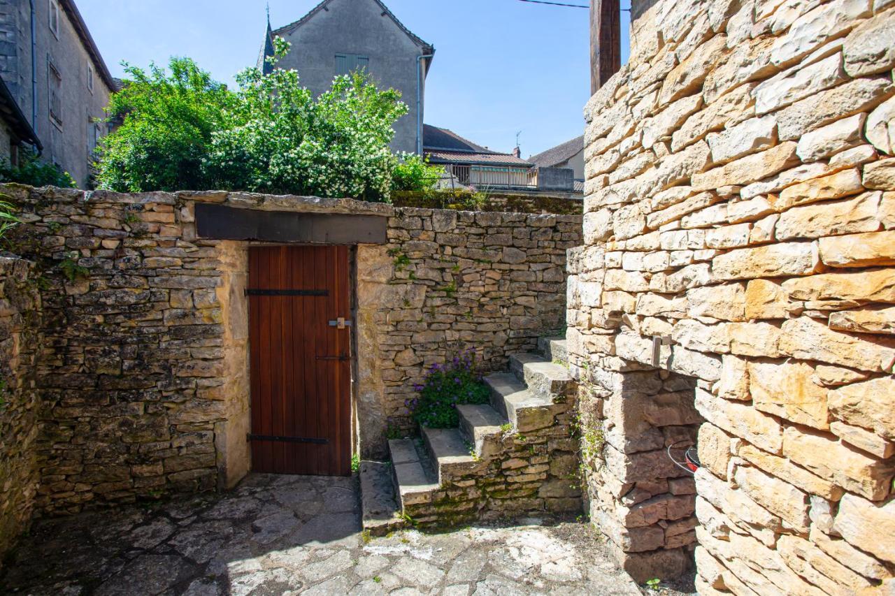 Maison En Pierres Au Coeur Du Village Medieval De Villeneuve 외부 사진