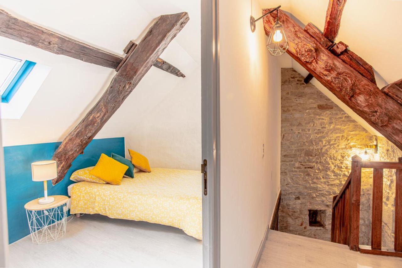 Maison En Pierres Au Coeur Du Village Medieval De Villeneuve 외부 사진