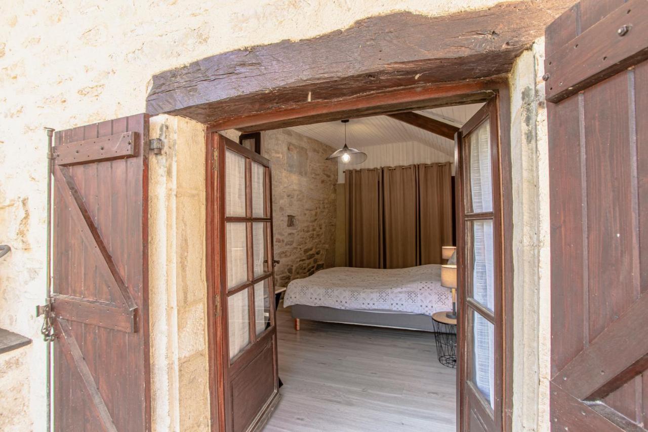 Maison En Pierres Au Coeur Du Village Medieval De Villeneuve 외부 사진