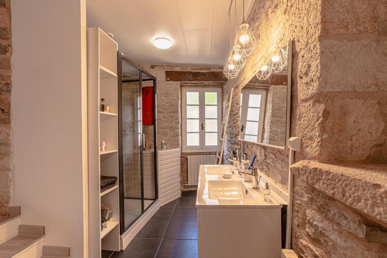 Maison En Pierres Au Coeur Du Village Medieval De Villeneuve 외부 사진